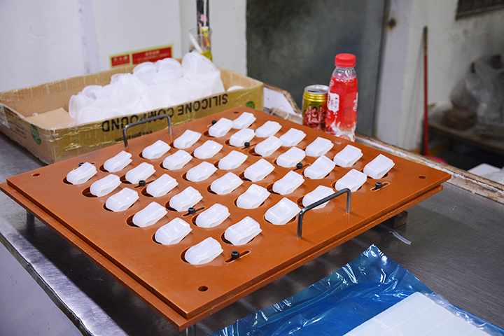 硅膠備料,硅膠制品生產前如何備料,硅膠制品生產備料時的問題 硅膠備料,硅膠制品生產前如何備料,硅膠制品生產備料時的問題