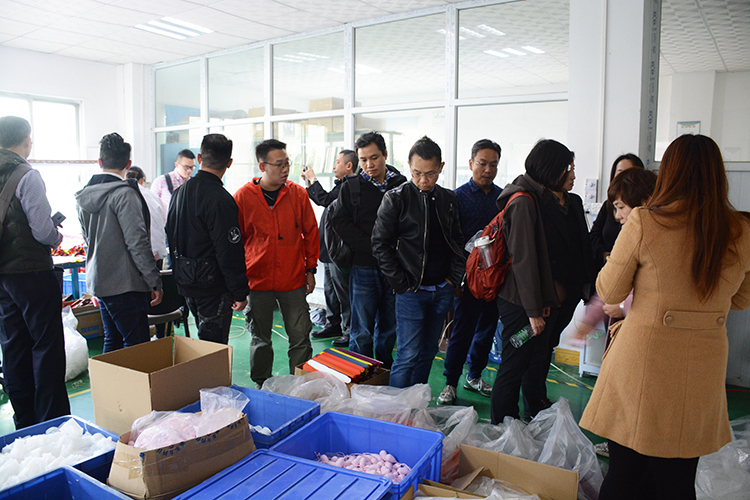 考察偉順硅膠產品 考察偉順硅膠產品