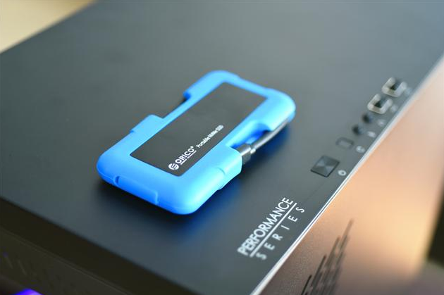 硅膠套對鋁合金固態硬盤的重要性 硅膠套對鋁合金固態硬盤的重要性