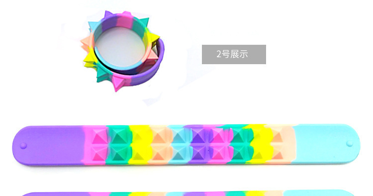 硅膠狼牙拍拍尺,狼牙啪啪手環(huán),硅膠釘釘拍拍尺 硅膠狼牙拍拍尺,狼牙啪啪手環(huán),硅膠釘釘拍拍尺